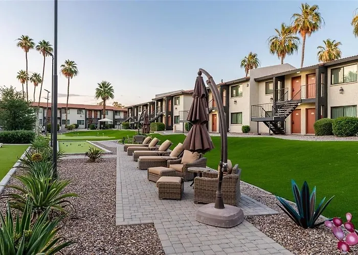 208 Fully Furnished 1br Suite-prime Location