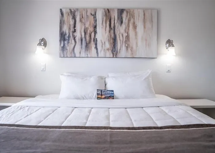 208 Fully Furnished 1br Suite-prime Location * Scottsdale