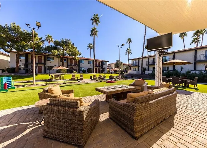 208 Fully Furnished 1br Suite-prime Location